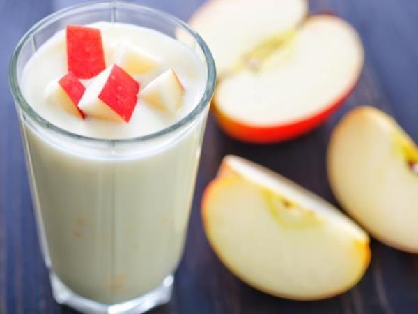 Drei Zutaten, ein Smoothie: Apfel, Joghurt und Zitrone als Verbündete beim Abnehmen Drei Zutaten, ein Smoothie: Apfel, Joghurt und Zitrone als Verbündete beim Abnehmen